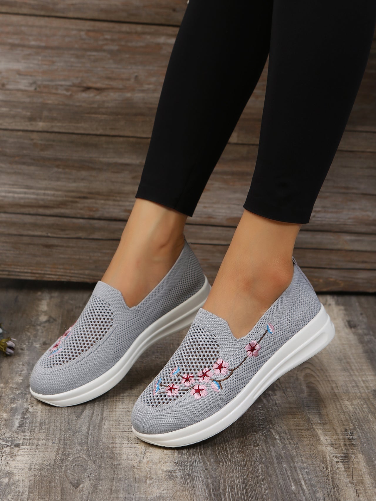 Regia Orthopedic Sneakers