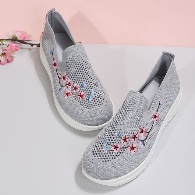 Regia Orthopedic Sneakers