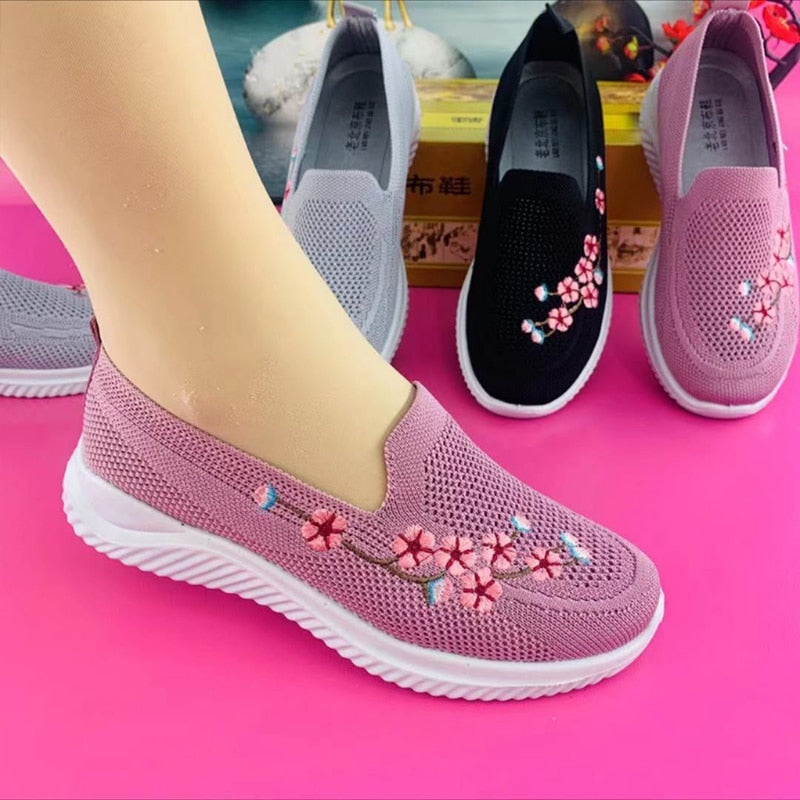 Regia Orthopedic Sneakers