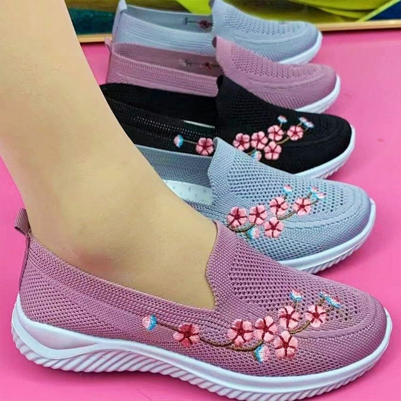 Regia Orthopedic Sneakers