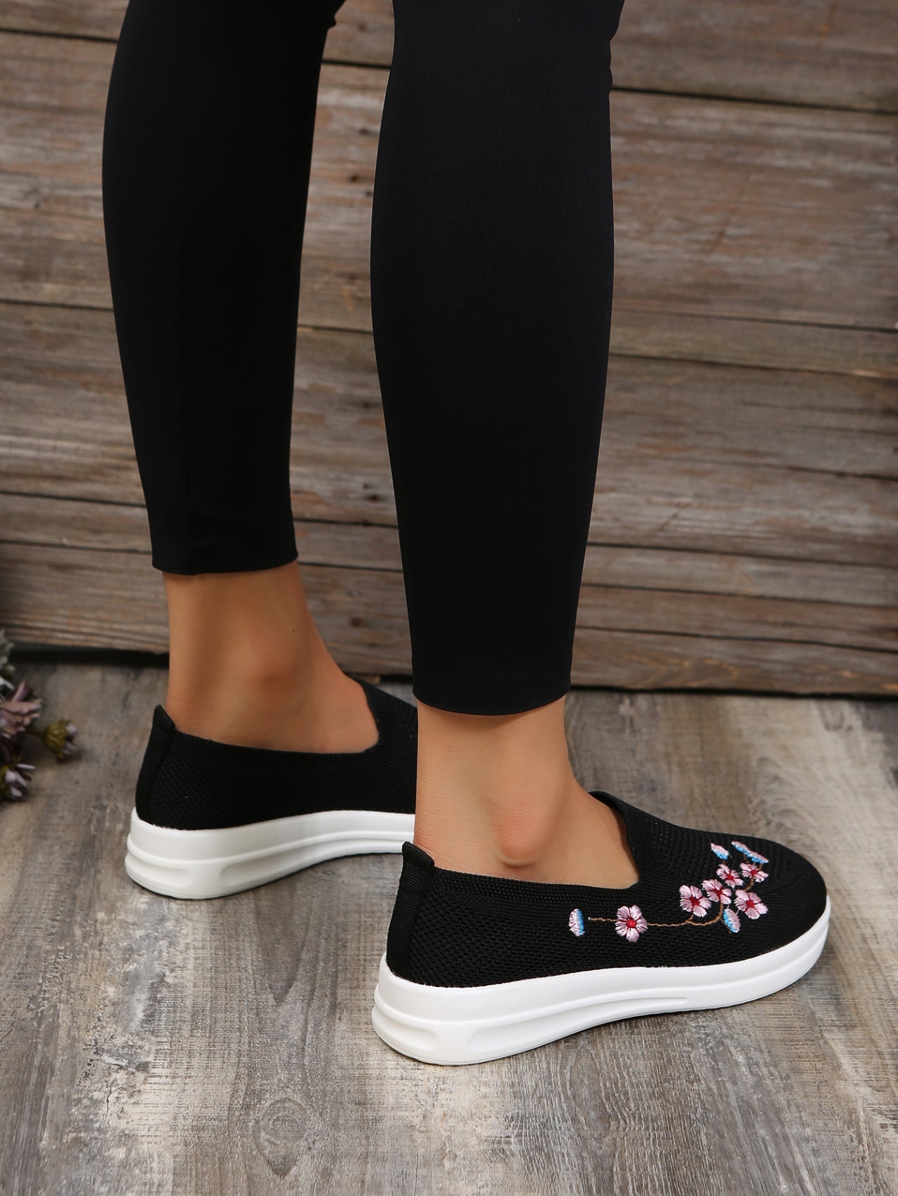 Regia Orthopedic Sneakers