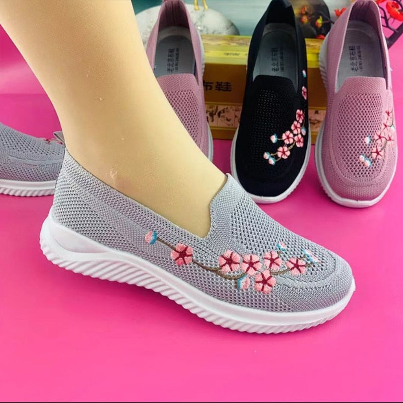 Regia  Orthopedic Sneakers