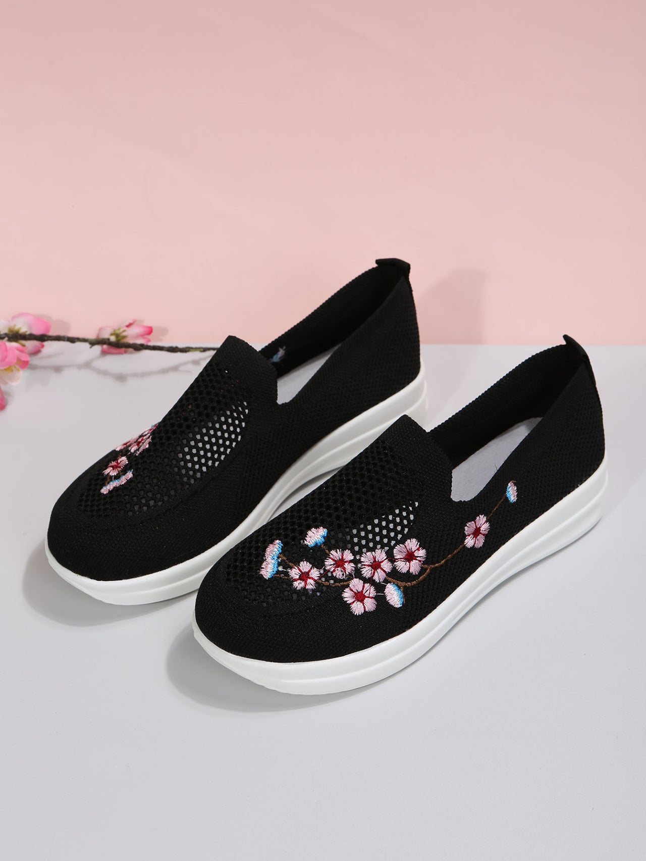 Regia  Orthopedic Sneakers